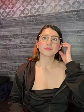 kamel-ayesha online show from 12/18/24, 11:56