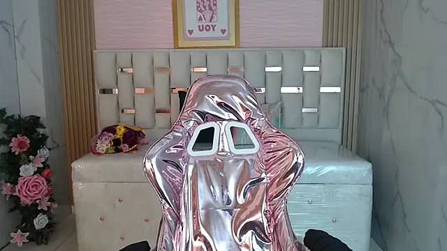 Snapshot of merloth_sub chatting on 02/15/25, 06:12 merloth sub online show from 02/15/25, 06:12