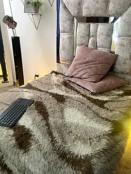 mariana cruzz online show from 12/22/25, 07:33