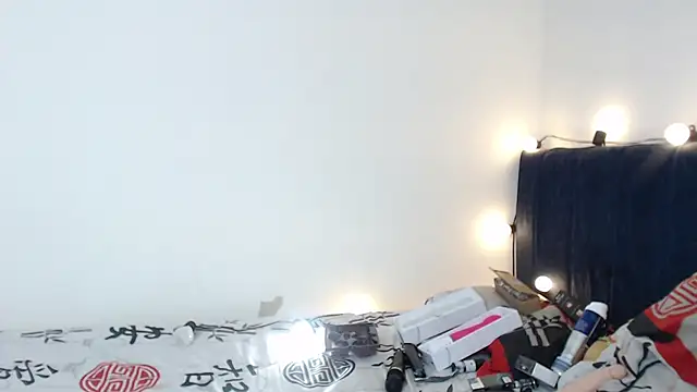 Bitsy Messy online show from 12/18/24, 06:32