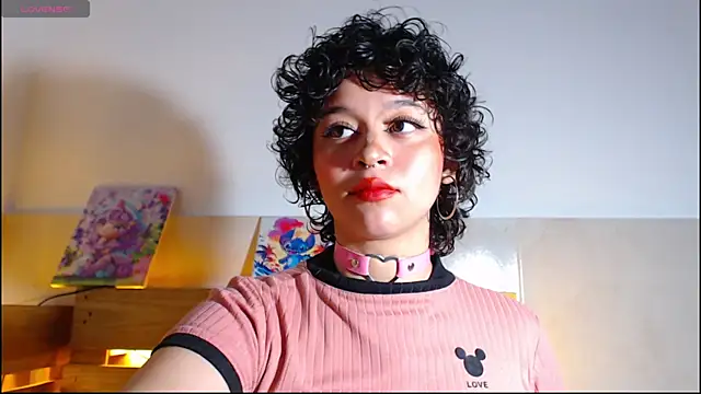 Snapshot of Bitsy_Messy chatting on 01/15/26, 01:32 Bitsy Messy online show from 01/15/26, 01:32