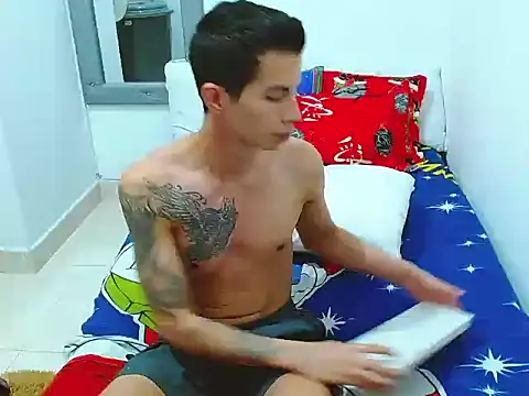 Velk hot online show from 12/17/25, 02:34