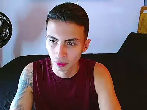 Snapshot of Velk_hot chatting on 04/23/26, 01:46 Velk hot online show from 04/23/26, 01:46
