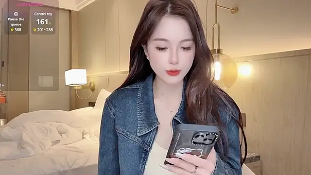 Neyllar online show from 01/15/25, 12:25