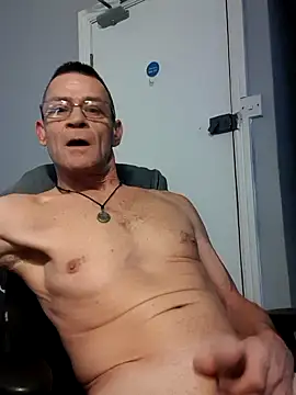 longlover-69 online show from 12/02/25, 06:47