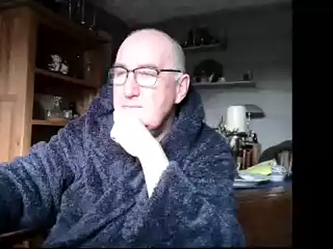 Snapshot of Adamdaddybear chatting on 12/09/24, 09:17 Adamdaddybear online show from 12/09/24, 09:17