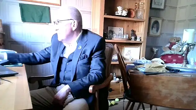 Snapshot of Adamdaddybear chatting on 01/30/25, 02:25 Adamdaddybear online show from 01/30/25, 02:25