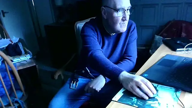 Snapshot of Adamdaddybear chatting on 02/21/25, 12:50 Adamdaddybear online show from 02/21/25, 12:50