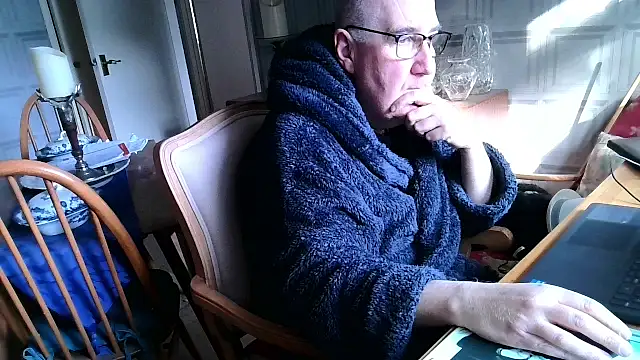 Snapshot of Adamdaddybear chatting on 03/08/25, 09:17 Adamdaddybear online show from 03/08/25, 09:17