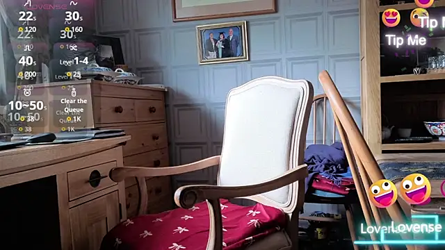 Snapshot of Adamdaddybear chatting on 09/26/25, 08:51 Adamdaddybear online show from 09/26/25, 08:51