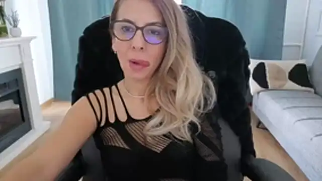 Snapshot of SukyGirl chatting on 03/18/26, 08:28 SukyGirl online show from 03/18/26, 08:28