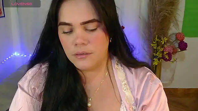 Snapshot of blue_angel33 chatting on 03/17/26, 02:38 blue angel33 online show from 03/17/26, 02:38