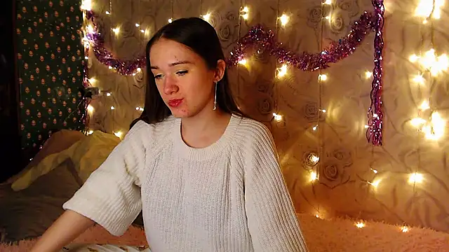 Snapshot of fluffy_kitty_ chatting on 03/05/25, 02:45 fluffy kitty online show from 03/05/25, 02:45