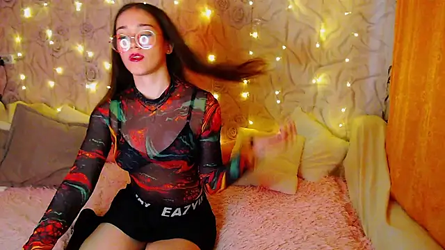 Snapshot of fluffy_kitty_ chatting on 09/21/25, 03:30 fluffy kitty online show from 09/21/25, 03:30