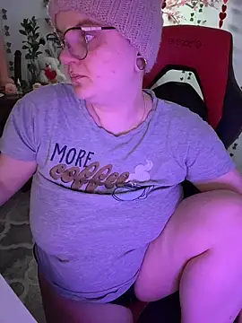 Snapshot of Sweetleeahxx chatting on 03/07/26, 12:13 Sweetleeahxx online show from 03/07/26, 12:13