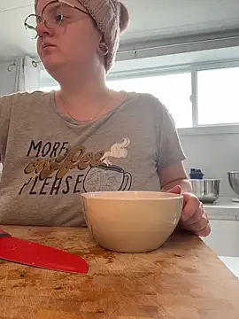 Snapshot of Sweetleeahxx chatting on 03/19/26, 12:42 Sweetleeahxx online show from 03/19/26, 12:42