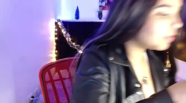 Snapshot of Miapeyton chatting on 12/27/24, 03:26 Miapeyton online show from 12/27/24, 03:26