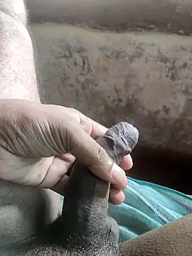 Snapshot of Shibuvyyyy chatting on 11/11/25, 10:37 Shibuvyyyy online show from 11/11/25, 10:37