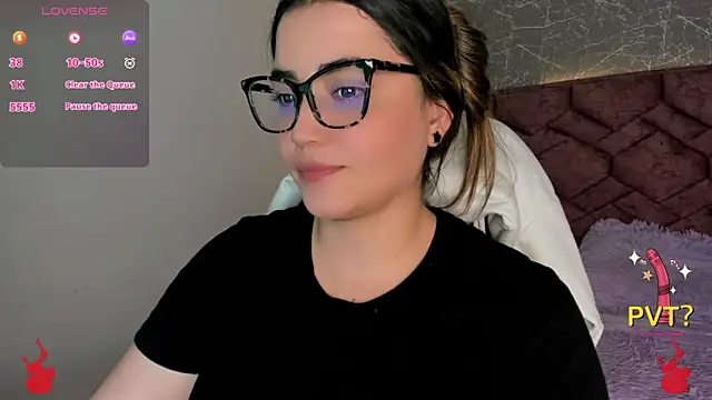 Snapshot of Lucia_star__ chatting on 12/02/24, 07:16 Lucia star online show from 12/02/24, 07:16