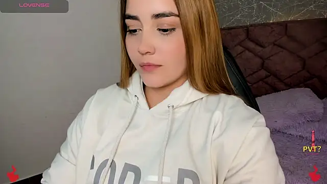 Lucia star   online show from 12/09/24, 11:34