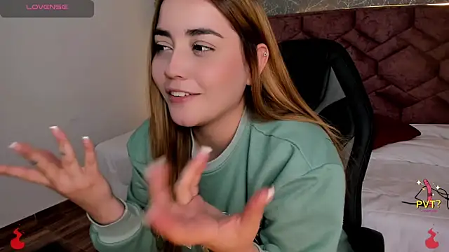 Lucia star   online show from 12/13/24, 09:41