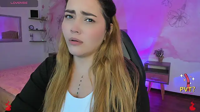 Lucia star   online show from 02/13/25, 05:48