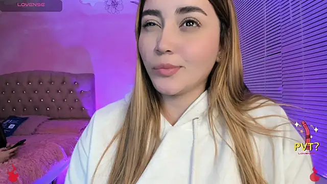 Snapshot of Lucia_star__ chatting on 02/18/25, 02:38 Lucia star online show from 02/18/25, 02:38