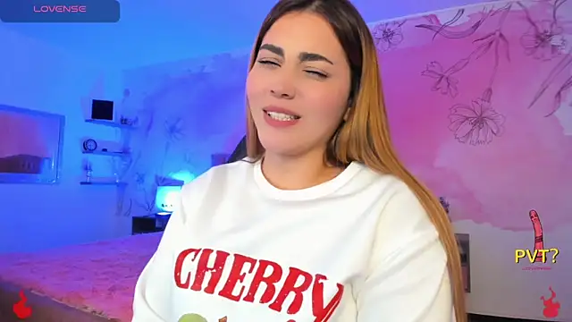 Snapshot of Lucia_star__ chatting on 02/19/25, 08:33 Lucia star online show from 02/19/25, 08:33