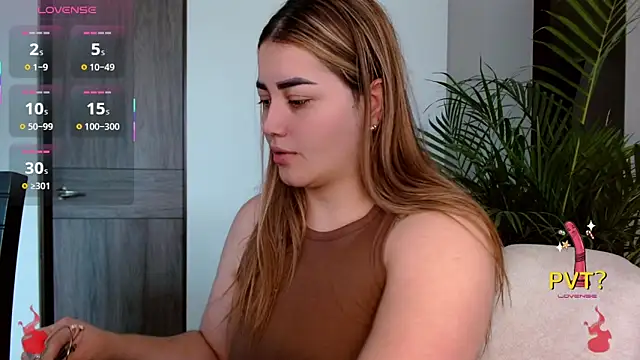 Snapshot of Lucia_star__ chatting on 11/03/25, 04:08 Lucia star online show from 11/03/25, 04:08