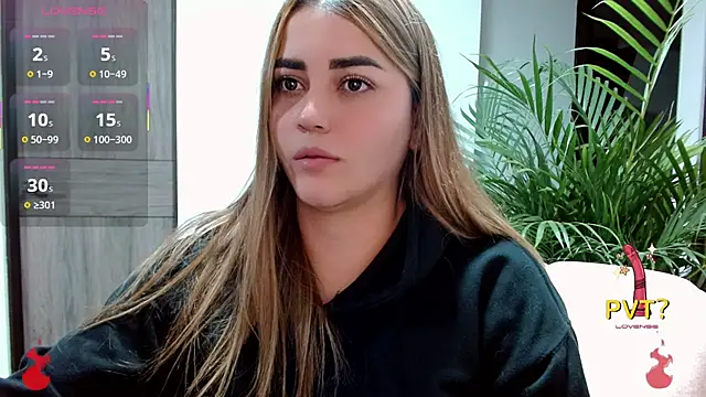 Snapshot of Lucia_star__ chatting on 11/05/25, 02:55 Lucia star online show from 11/05/25, 02:55