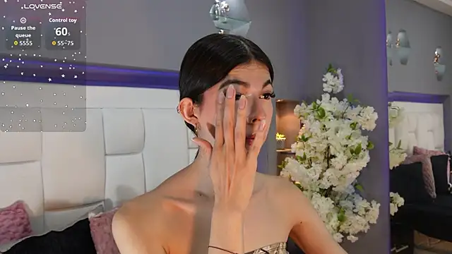 Snapshot of CuteAri chatting on 12/19/25, 08:38 CuteAri online show from 12/19/25, 08:38