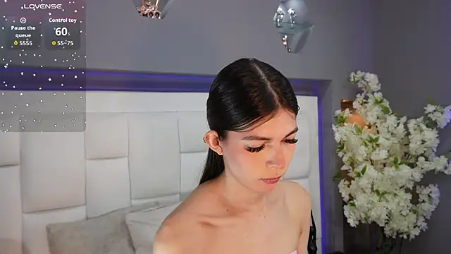 Snapshot of CuteAri chatting on 01/06/26, 08:45 CuteAri online show from 01/06/26, 08:45