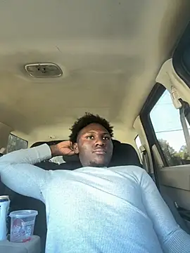 Snapshot of Festivitiesking1 chatting on 10/08/25, 04:37 Festivitiesking1 online show from 10/08/25, 04:37