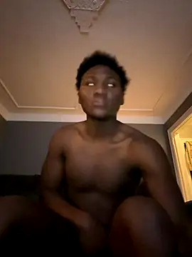 Snapshot of Festivitiesking1 chatting on 10/13/25, 10:04 Festivitiesking1 online show from 10/13/25, 10:04