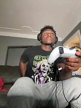 Snapshot of Festivitiesking1 chatting on 10/31/25, 08:37 Festivitiesking1 online show from 10/31/25, 08:37