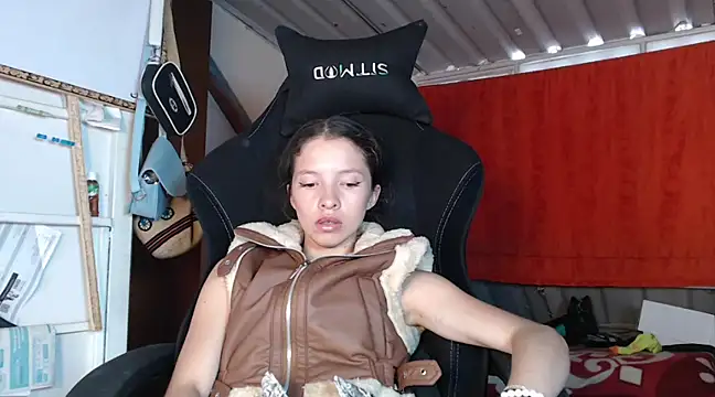 Snapshot of sweetdam12 chatting on 01/16/25, 06:59 sweetdam12 online show from 01/16/25, 06:59