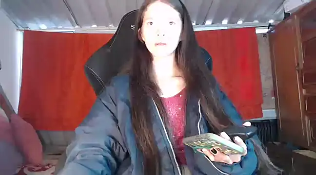 Snapshot of sweetdam12 chatting on 01/19/25, 02:06 sweetdam12 online show from 01/19/25, 02:06