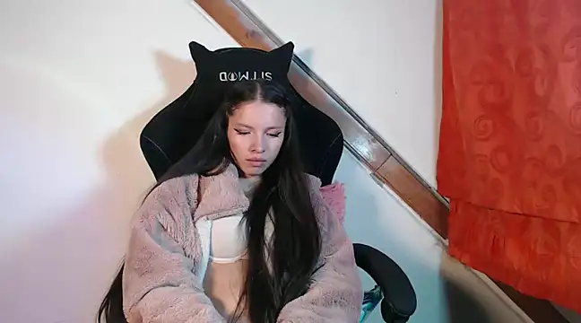 Snapshot of sweetdam12 chatting on 01/22/25, 11:21 sweetdam12 online show from 01/22/25, 11:21