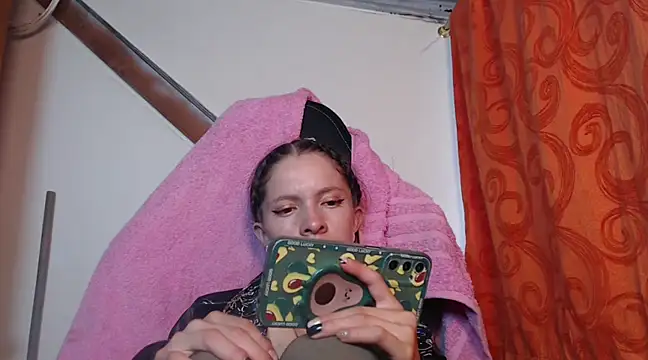 Snapshot of sweetdam12 chatting on 01/28/25, 08:15 sweetdam12 online show from 01/28/25, 08:15