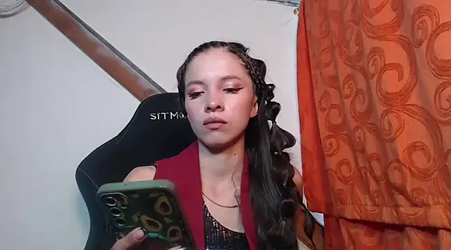 Snapshot of sweetdam12 chatting on 02/02/25, 05:15 sweetdam12 online show from 02/02/25, 05:15