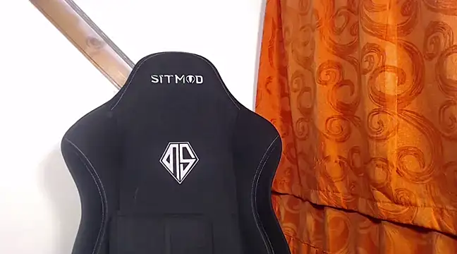 Snapshot of sweetdam12 chatting on 02/05/25, 12:20 sweetdam12 online show from 02/05/25, 12:20