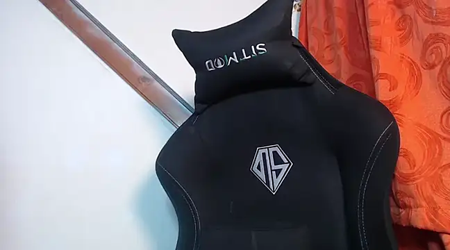 Snapshot of sweetdam12 chatting on 02/06/25, 11:04 sweetdam12 online show from 02/06/25, 11:04