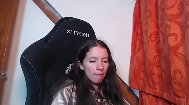 Snapshot of sweetdam12 chatting on 02/07/25, 09:15 sweetdam12 online show from 02/07/25, 09:15