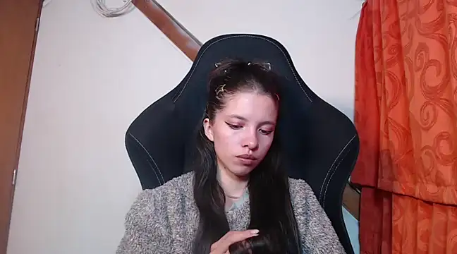 Snapshot of sweetdam12 chatting on 02/10/25, 11:45 sweetdam12 online show from 02/10/25, 11:45