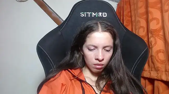 Snapshot of sweetdam12 chatting on 02/12/25, 09:54 sweetdam12 online show from 02/12/25, 09:54