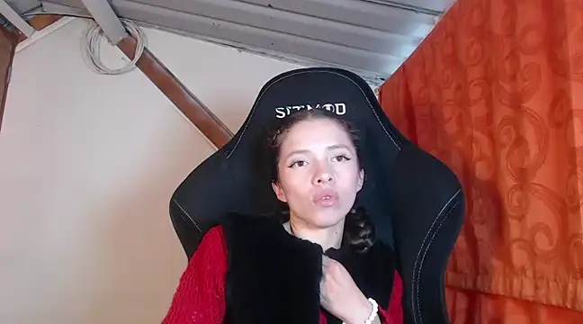 Snapshot of sweetdam12 chatting on 02/14/25, 08:05 sweetdam12 online show from 02/14/25, 08:05