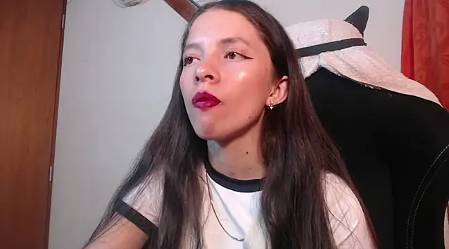 Snapshot of sweetdam12 chatting on 02/24/25, 07:30 sweetdam12 online show from 02/24/25, 07:30