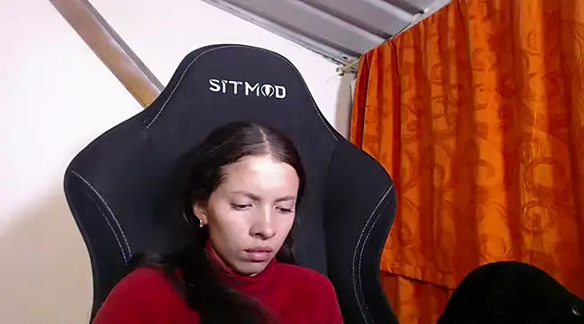 Snapshot of sweetdam12 chatting on 03/08/25, 11:18 sweetdam12 online show from 03/08/25, 11:18