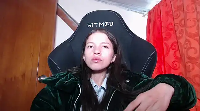 Snapshot of sweetdam12 chatting on 03/10/25, 08:12 sweetdam12 online show from 03/10/25, 08:12