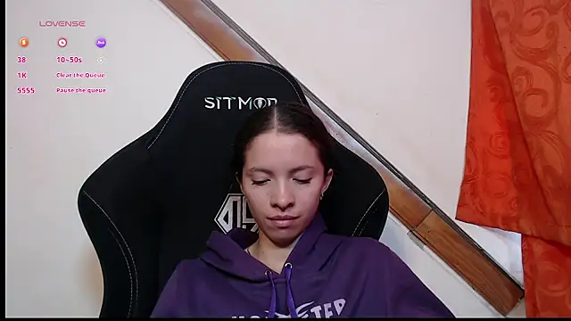 Snapshot of sweetdam12 chatting on 03/12/25, 06:33 sweetdam12 online show from 03/12/25, 06:33